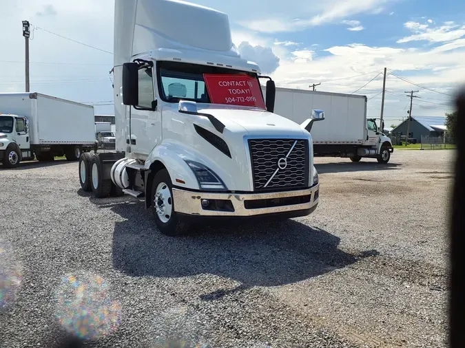 2019 VOLVO VNL64T-300