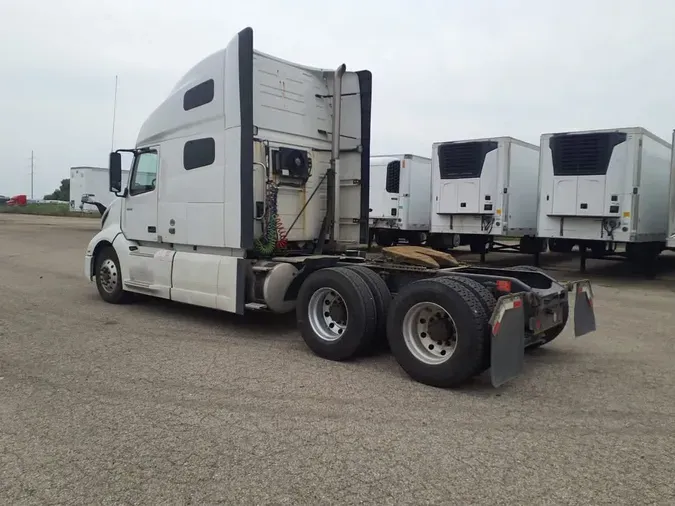 2020 VOLVO VNL64T-300