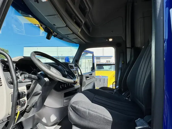 2022 Peterbilt 579