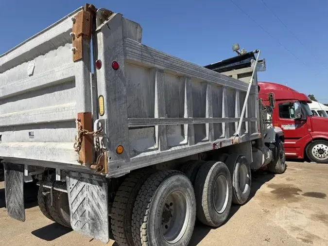 1997 MACK RD688S