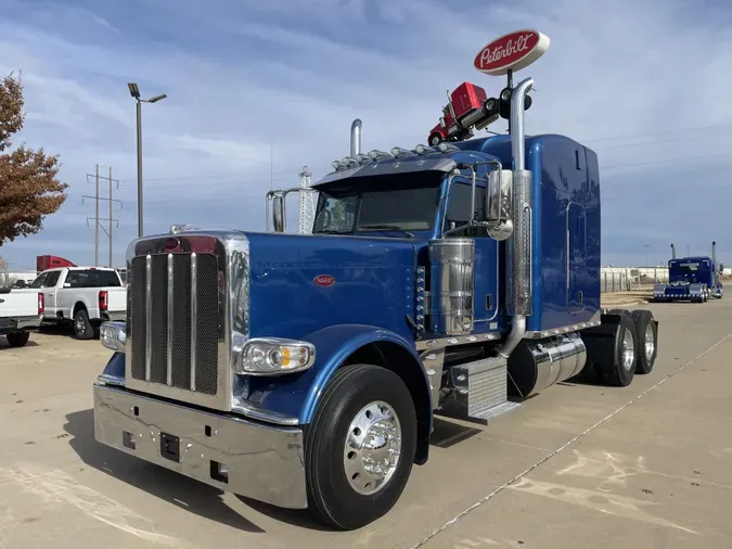 2023 Peterbilt 389