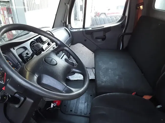 2018 FREIGHTLINER/MERCEDES M2 106