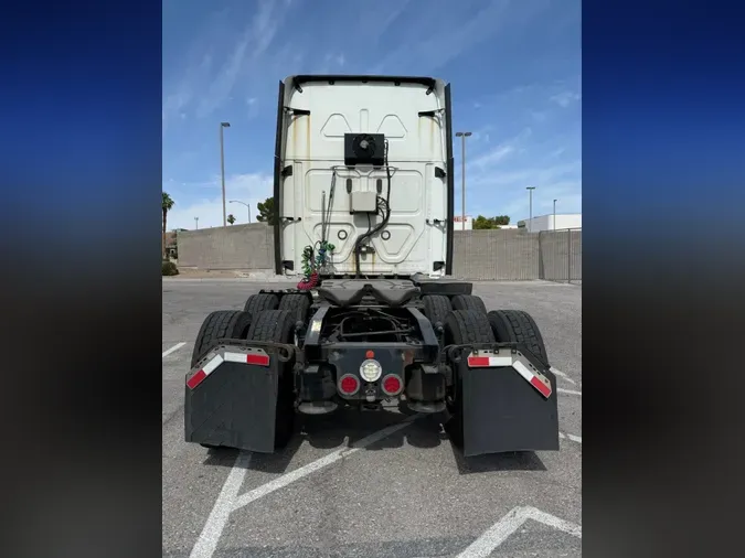 2019 FREIGHTLINER NEW CASCADIA PX12664