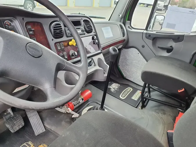 2016 FREIGHTLINER/MERCEDES M2 106
