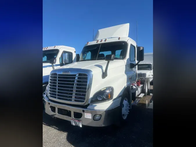 2018 FREIGHTLINER/MERCEDES CASCADIA 1258e10fb241217abfdc61d1ef09683e5a7