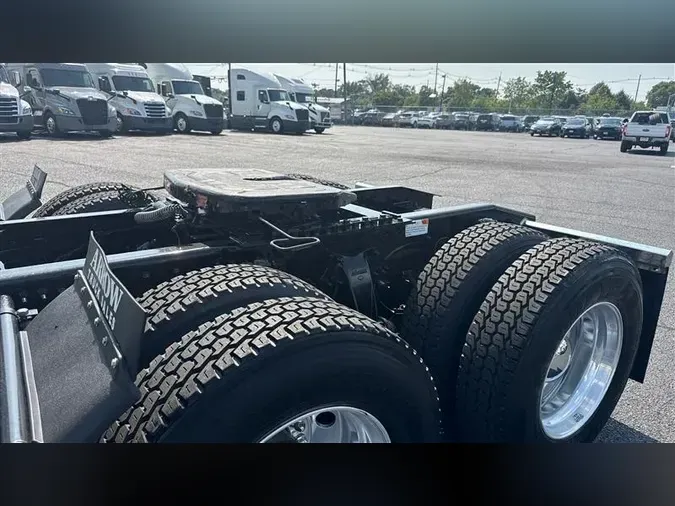 2021 FREIGHTLINER CA126