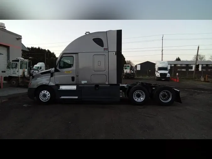 2024 Freightliner Cascadia 126