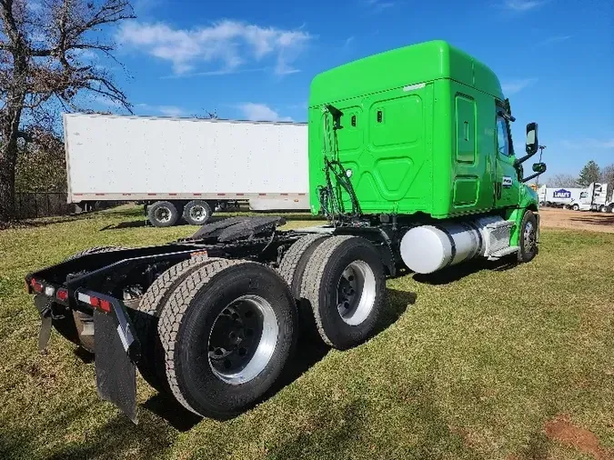 2019 Freightliner T12664ST