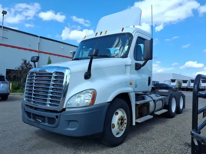 2014 FREIGHTLINER CASCADIA 1258e1535c52171f2d859d6d4dacbd94e77