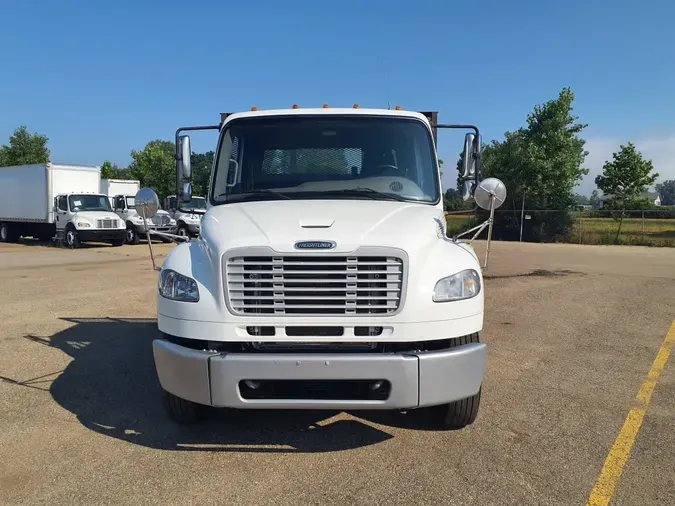 2016 FREIGHTLINER M2 106