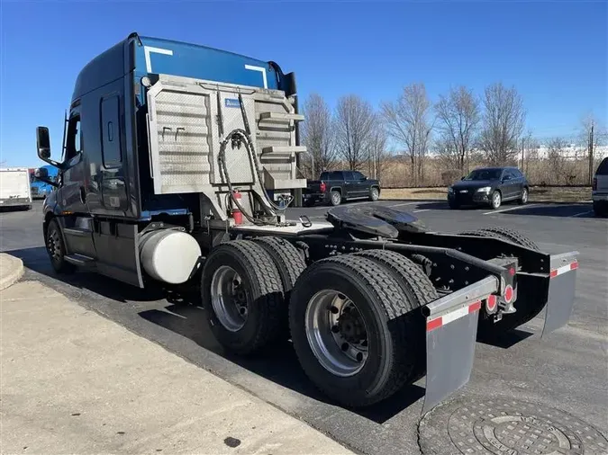 2021 FREIGHTLINER CA126