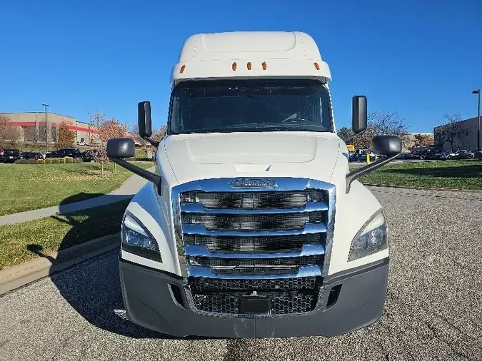 2019 Freightliner T12664ST