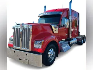 2023 Kenworth W990