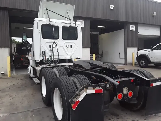 2018 FREIGHTLINER CASCADIA 125