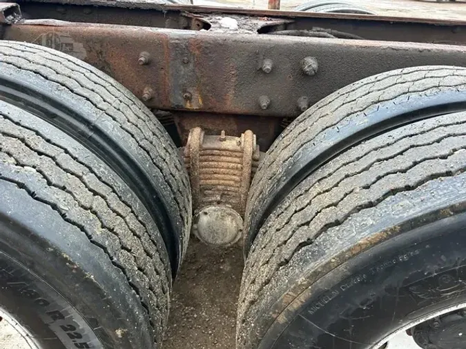 2005 MACK GRANITE CV713