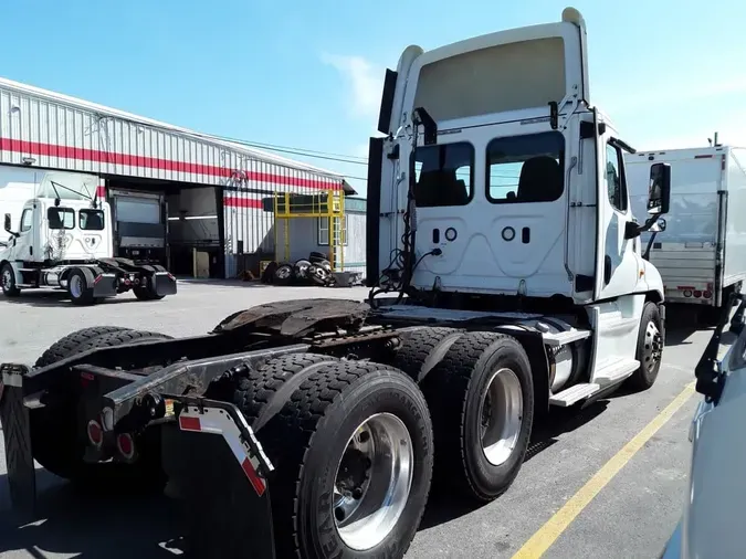 2018 FREIGHTLINER/MERCEDES CASCADIA 125