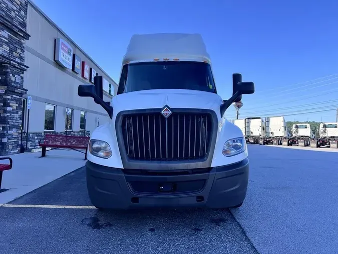 2022 International LT625
