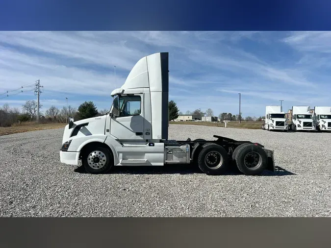 2018 Volvo VNL300