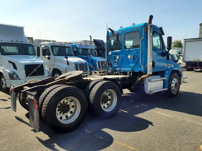 2018 FREIGHTLINER/MERCEDES CASCADIA 125