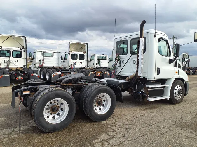 2019 FREIGHTLINER/MERCEDES CASCADIA 113