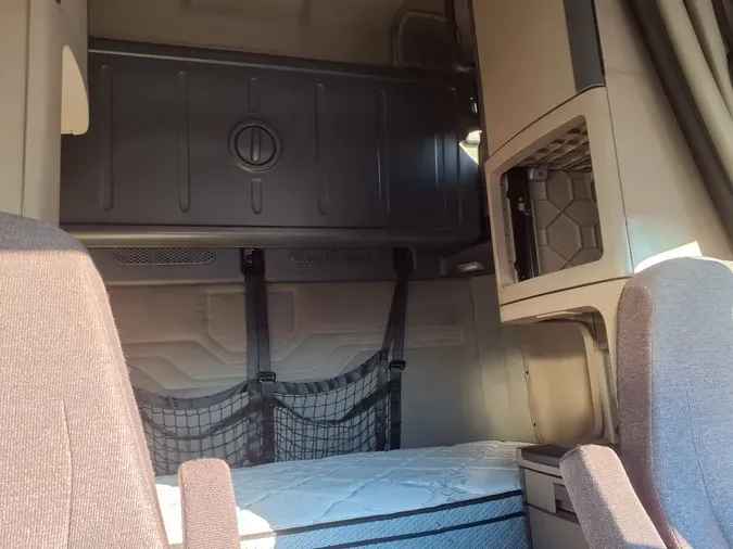 2018 FREIGHTLINER/MERCEDES CASCADIA 125