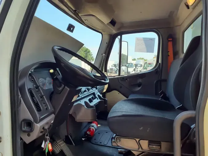 2018 FREIGHTLINER M2 106