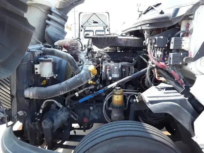 2019 NAVISTAR INTERNATIONAL LT625 DAYCAB T/A