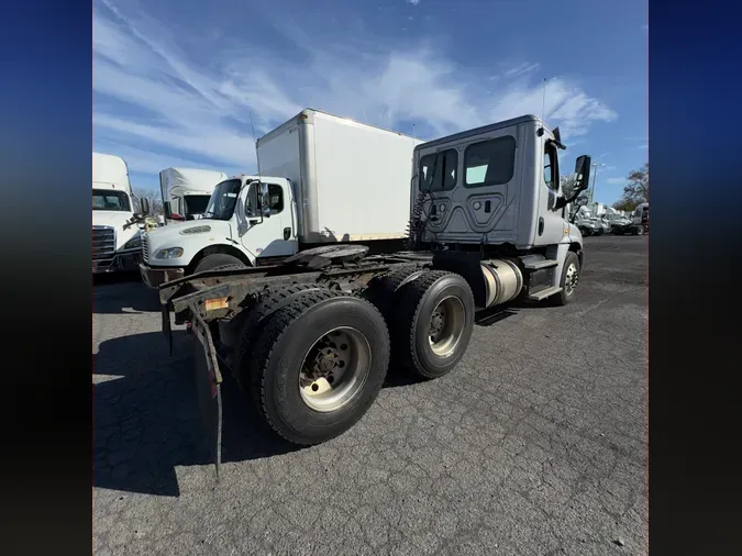 2018 FREIGHTLINER/MERCEDES CASCADIA 125