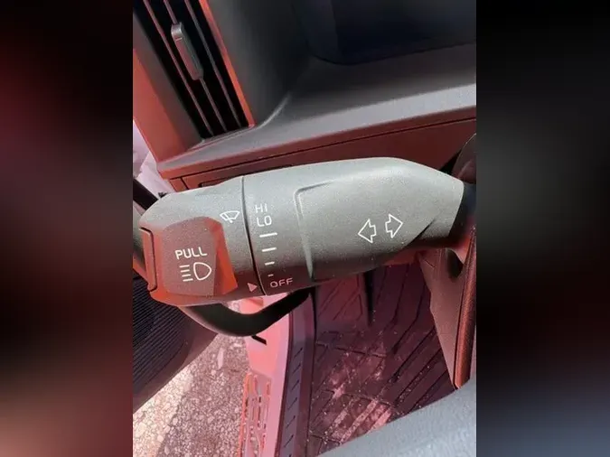 2026 VOLVO TRUCK VNL64TV04