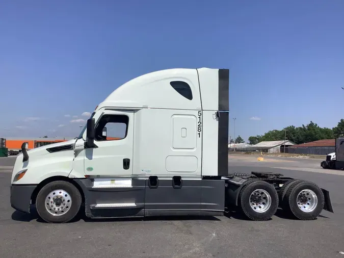 2021 Freightliner Cascadia