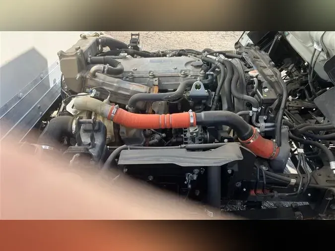 2021 ISUZU NPR-XD