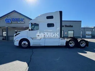 2025 VOLVO VNL 760