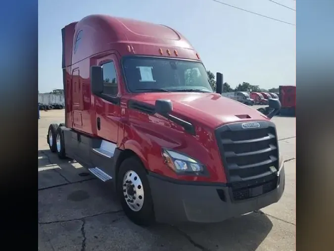 2020 FREIGHTLINER Cascadia 126