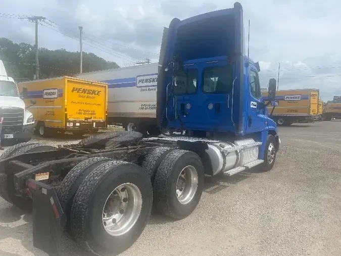 2017 Freightliner X12564ST