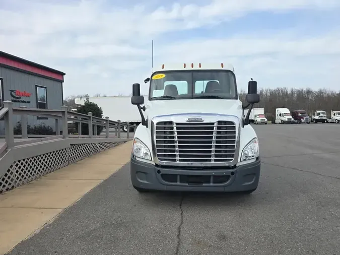 2019 FREIGHTLINER/MERCEDES CASCADIA 125