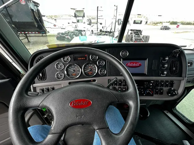 2019 PETERBILT 389