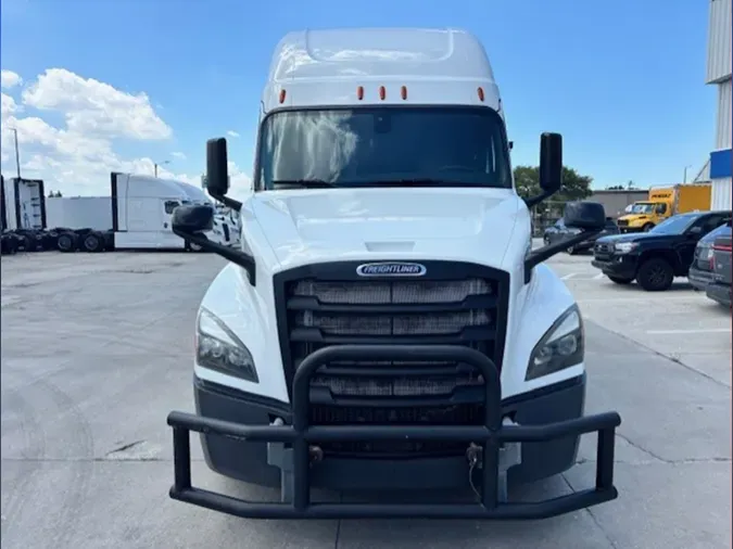 2019 Freightliner Cascadia 126