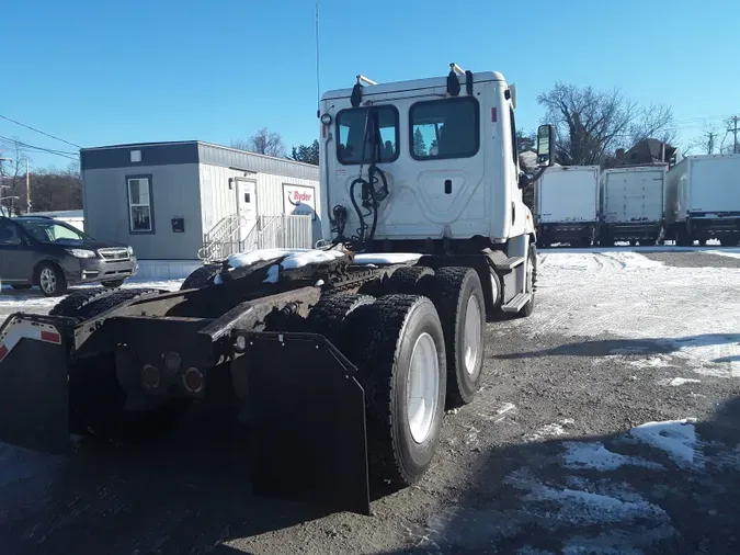 2018 FREIGHTLINER/MERCEDES CASCADIA 113