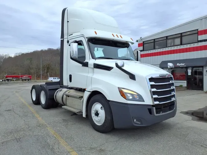 2020 FREIGHTLINER/MERCEDES NEW CASCADIA PX126648e50858f44f860ec5eef64b73491d8c2