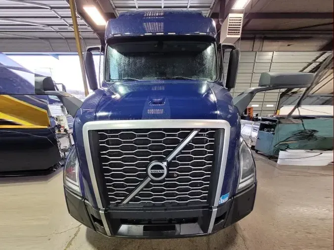 2022 VOLVO VNL760