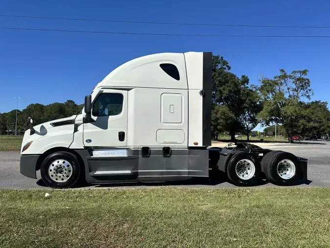 2020 Freightliner Cascadia