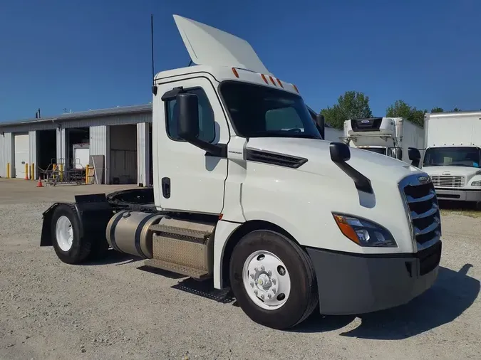 2020 FREIGHTLINER/MERCEDES NEW CASCADIA 1268e52ce1e11bea6c3f4ce379daa2bb8db