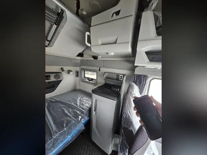 2026 VOLVO VNL8608e56ee4ce88ebcb8d5a60276c74d91aa