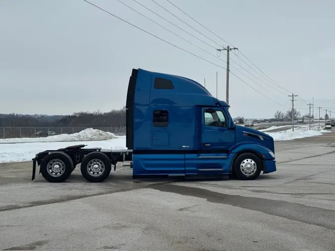 2023 PETERBILT 579
