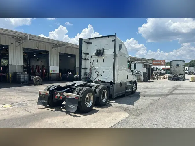 2022 Freightliner Cascadia 126