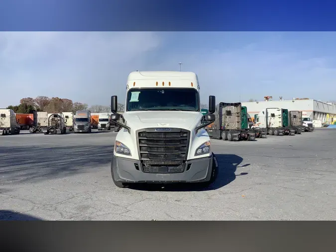 2020 Freightliner Cascadia 126