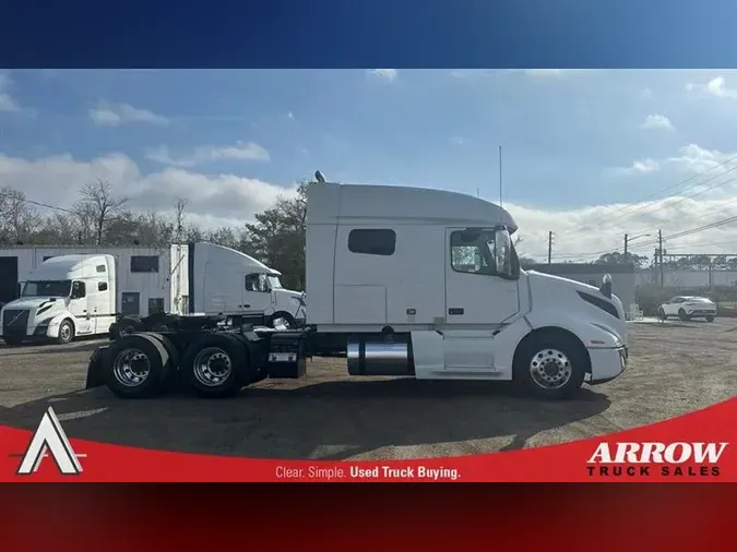 2021 VOLVO VNL740