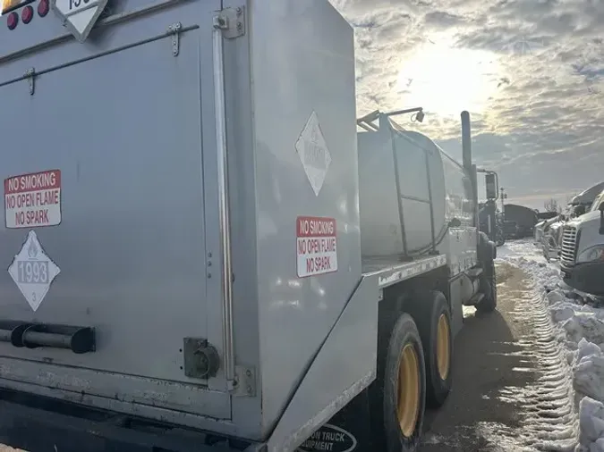 2004 MACK GRANITE CV713