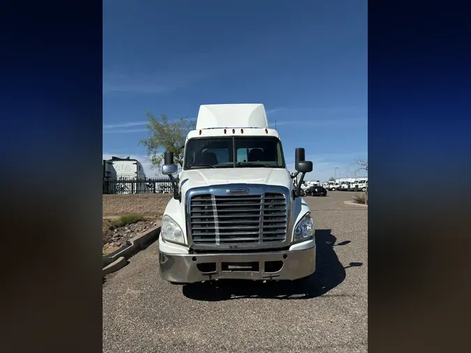 2019 FREIGHTLINER/MERCEDES CASCADIA 125