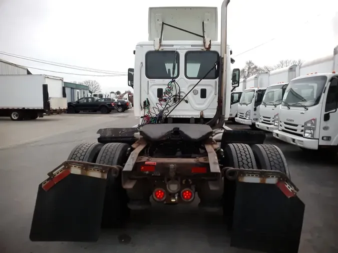 2015 FREIGHTLINER/MERCEDES CASCADIA 113